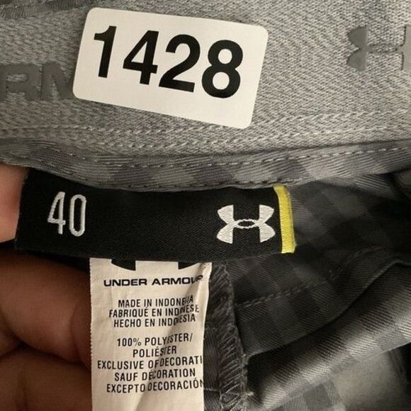 Under Armour Gray Plaid Stretch Pockets Flat Front Shorts Men Size 40 X 11 - Picture 2 of 9